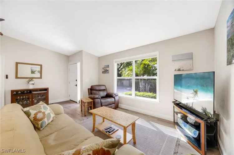 Single-family house For Sale in 27211, Sun Aqua Lane, Bonita Springs, Florida