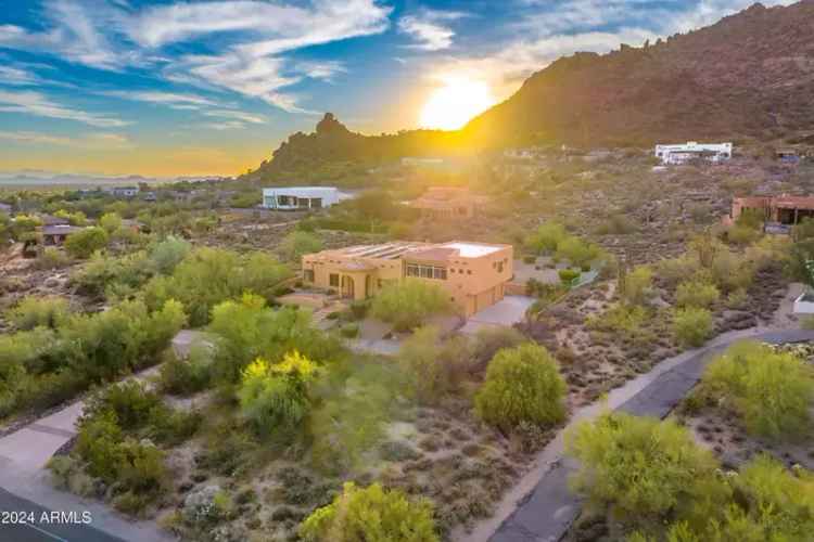 Single-family house For Sale in Carefree, Arizona