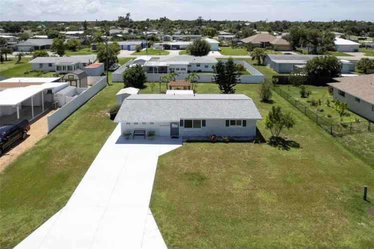 Single-family house For Sale in Englewood, Florida