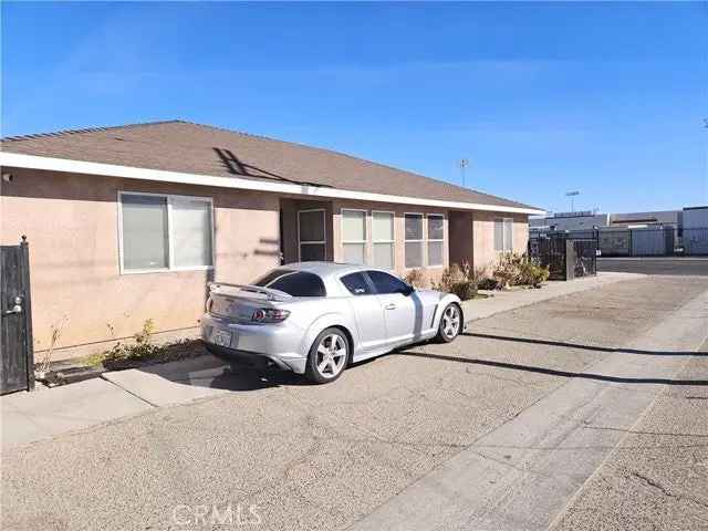 Multi-family house For Sale in 45019, Division Street, Lancaster, California