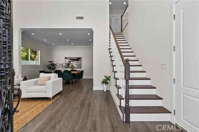 Single-family house For Sale in Los Angeles, California