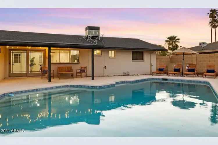 Single-family house For Sale in Tempe, Arizona