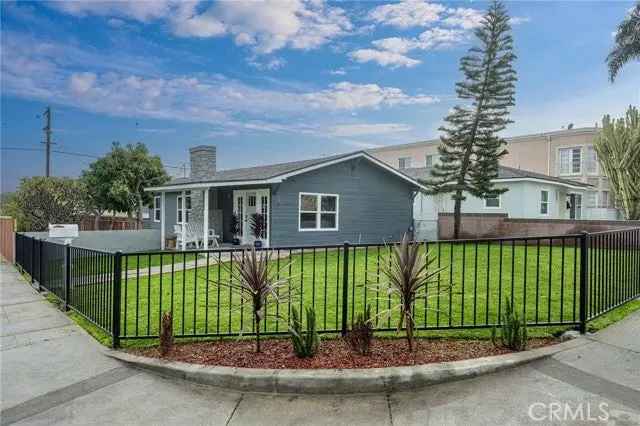 Single-family house For Sale in 2200, South Alma Street, Los Angeles, California