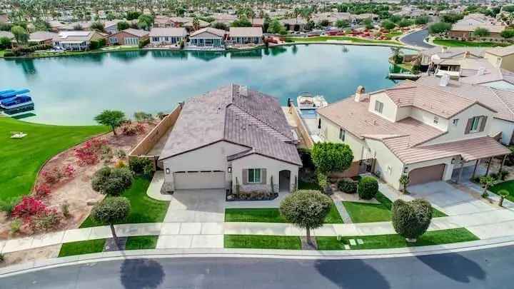 Single-family house For Sale in 84339, Canzone Drive, Indio, California