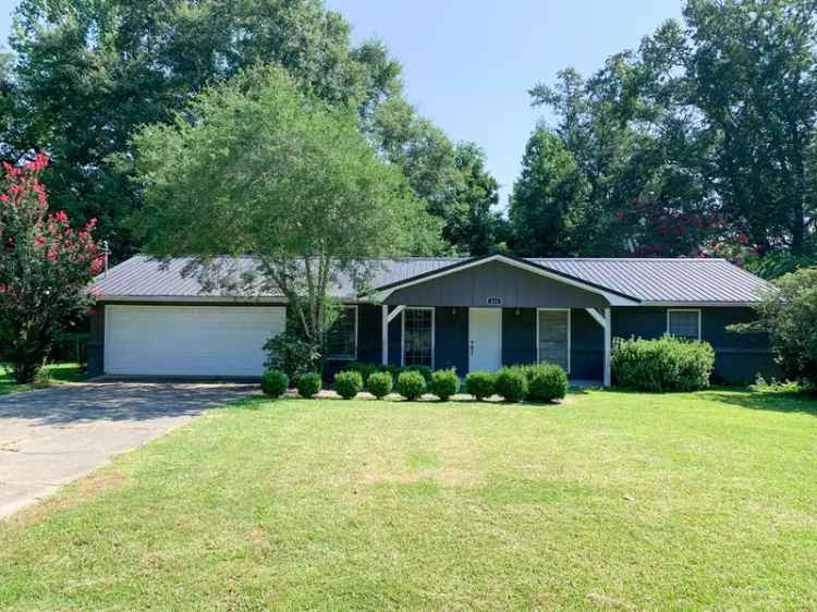 Single-family house For Sale in Dothan, Alabama