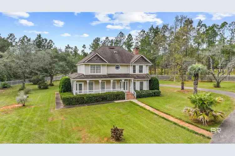 Single-family house For Sale in Robertsdale, Alabama