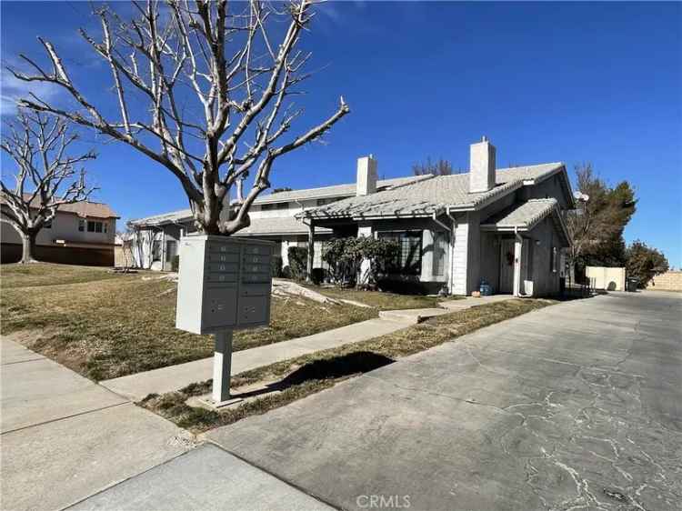 Multi-family house For Sale in 1801, East Avenue J10, Lancaster, California