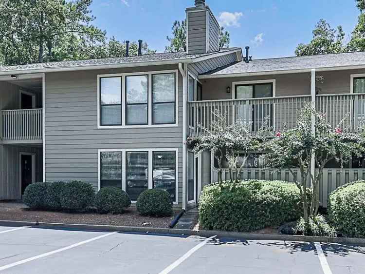 House For Sale in 303, River Mill Circle, Roswell, Georgia