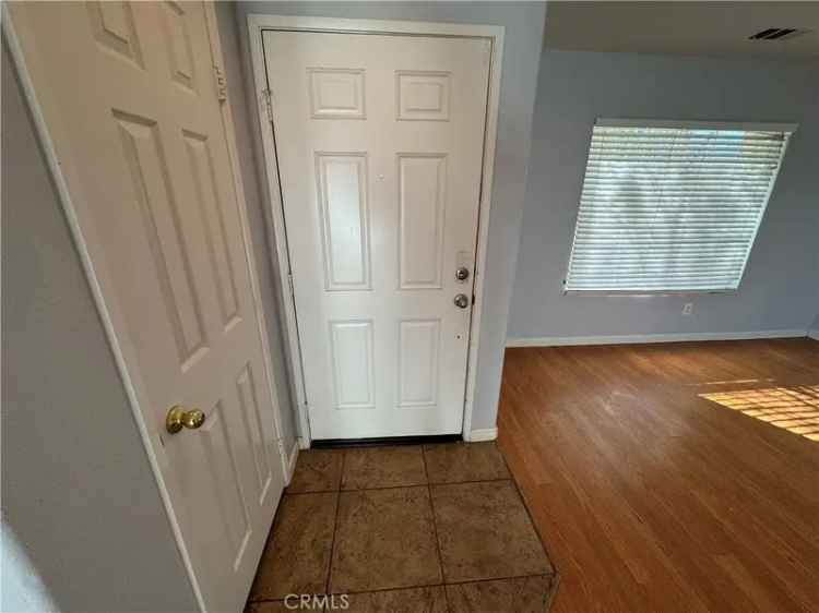 Single-family house For Sale in Adelanto, California