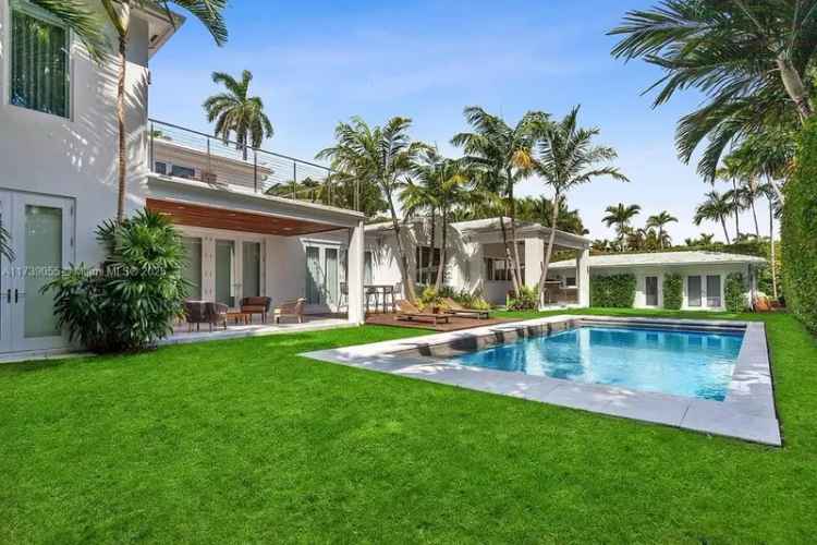 Single-family house For Sale in 5763, North Bay Road, Miami Beach, Florida