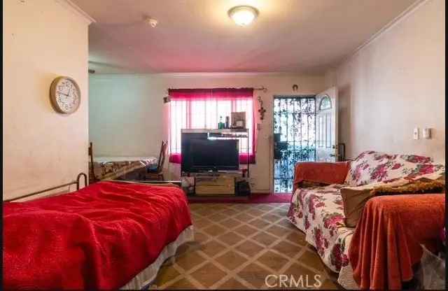 Multi-family house For Sale in 9721, Wilmington Avenue, Los Angeles, California