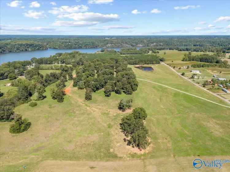 Single-family house For Sale in 19660, Cox Road, Athens, Alabama