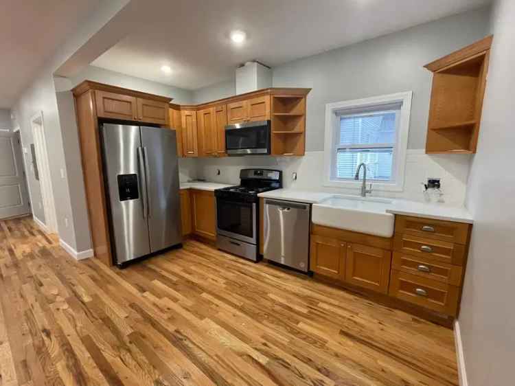 Newly Renovated 2-Bedroom Apartment in Lowell