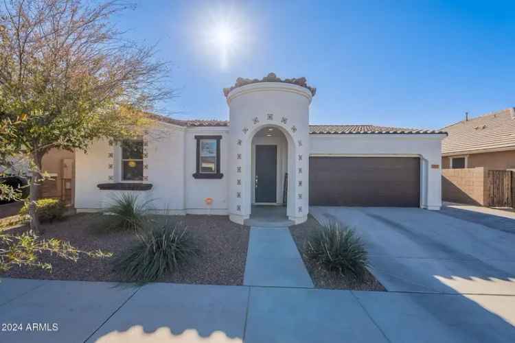 Single-family house For Sale in 22651, East Creosote Drive, Queen Creek, Arizona