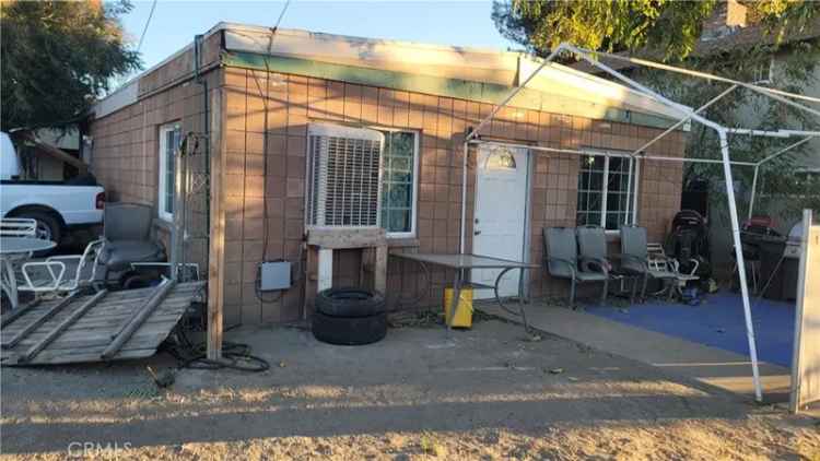 Multi-family house For Sale in 143, North Wateka Street, San Jacinto, California