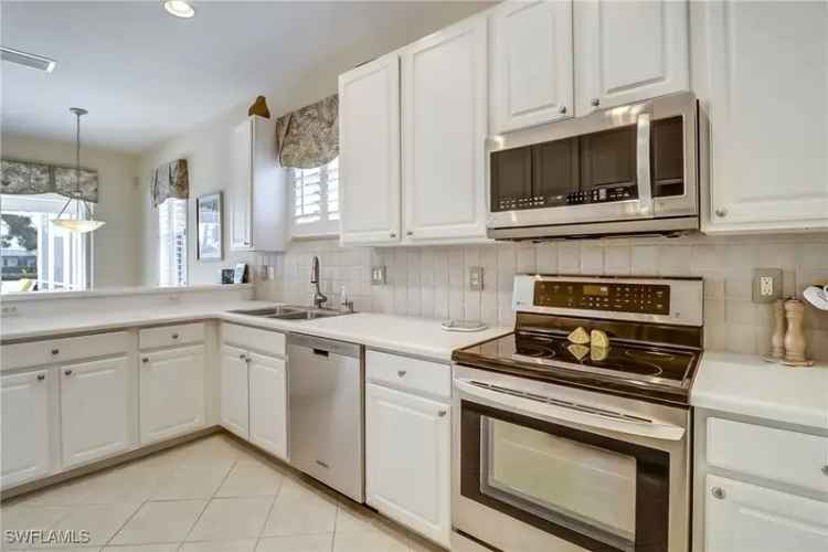 Single-family house For Sale in Bonita Springs, Florida