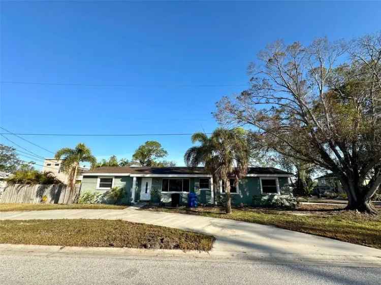 Single-family house For Sale in 1599, Arizona Avenue Northeast, Saint Petersburg, Florida