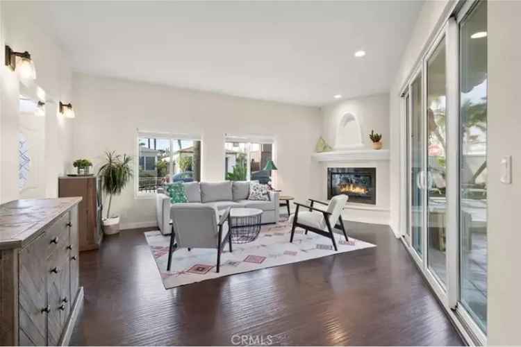 Single-family house For Sale in 240, Pomona Avenue, Long Beach, California