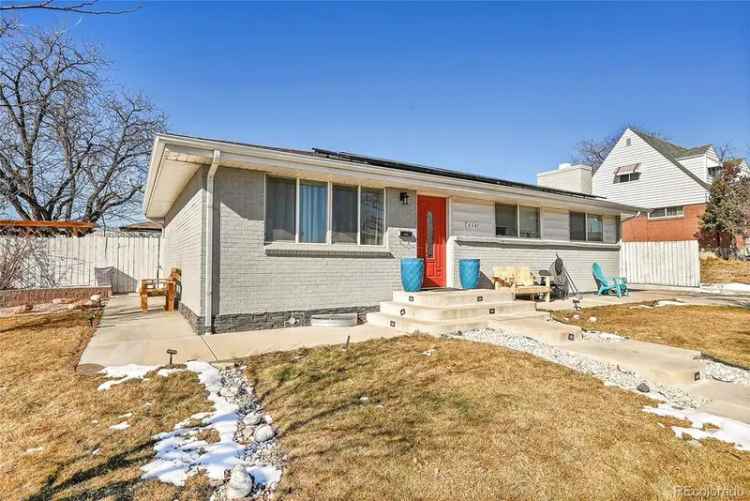 Single-family house For Sale in Denver, Colorado