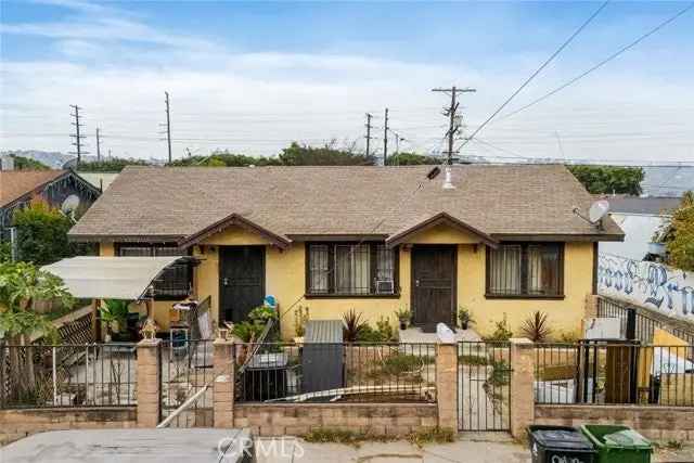 Multi-family house For Sale in 634, Romulo Street, Los Angeles, California