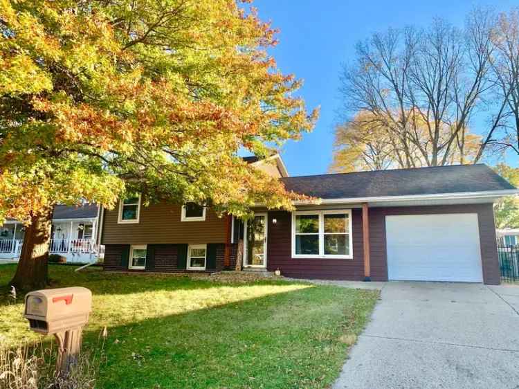 Single-family house For Sale in 755, Fort Street, Ottawa, Illinois