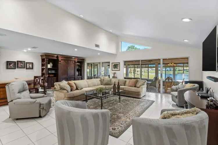 Single-family house For Sale in Boynton Beach, Florida