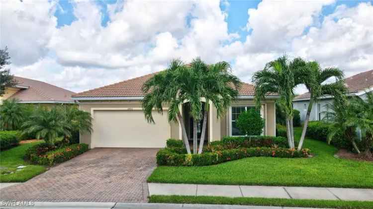 Single-family house For Sale in Fort Myers, Florida