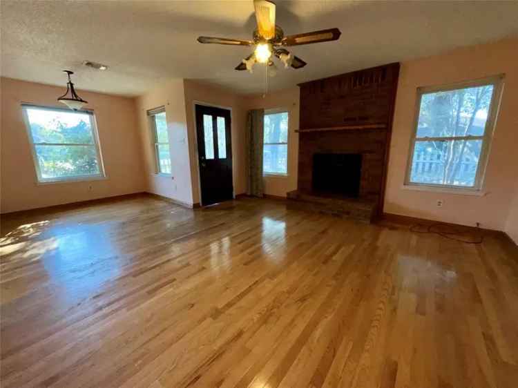 Duplex For Sale in Arlington, Texas