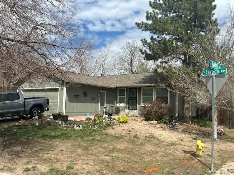 Single-family house For Sale in 4105, South Laredo Way, Aurora, Colorado