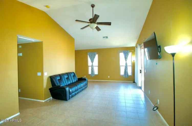 Single-family house For Sale in 44010, West Wade Drive, Maricopa, Arizona