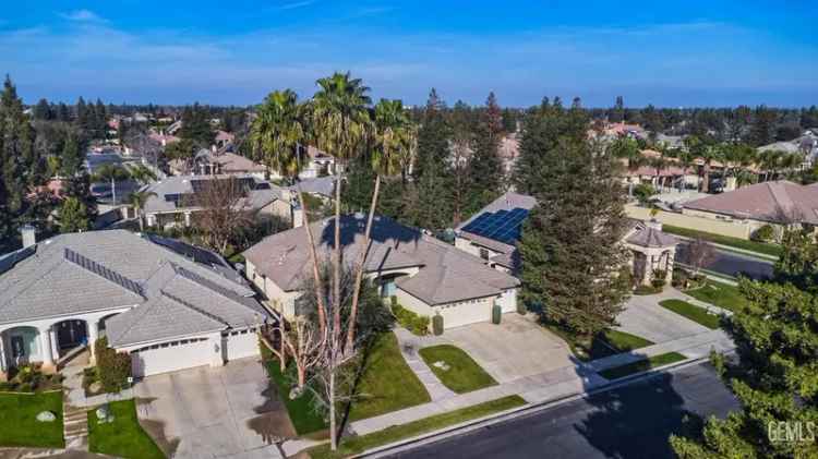 Single-family house For Sale in 10606, Cliffside Street, Bakersfield, California