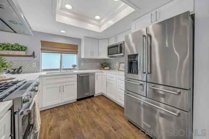 Single-family house For Sale in 645, Watertown Lane, Chula Vista, California