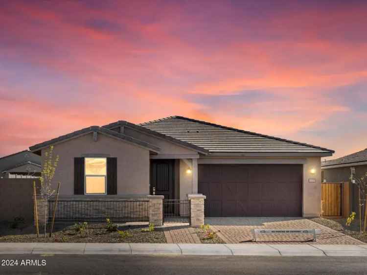 Single-family house For Sale in 4681, North 177th Lane, Goodyear, Arizona