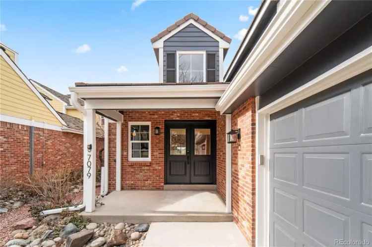 Single-family house For Sale in 7079, South Locust Place, Centennial, Colorado