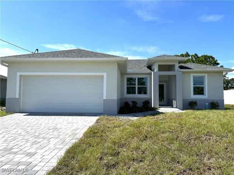 Single-family house For Sale in 2605, 10th Street Southwest, Lehigh Acres, Florida