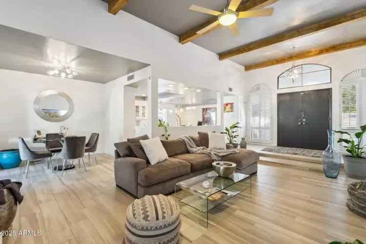 Single-family house For Sale in Scottsdale, Arizona