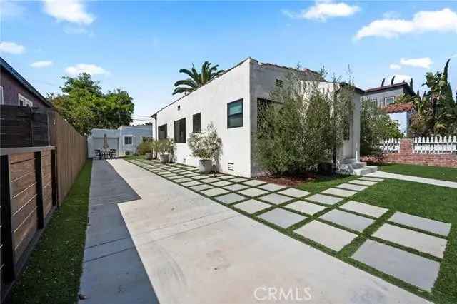 Single-family house For Sale in Los Angeles, California