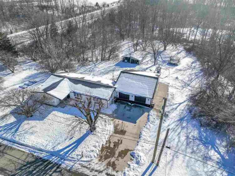 Single-family house For Sale in 1010, East Church Street, Cambridge City, Indiana