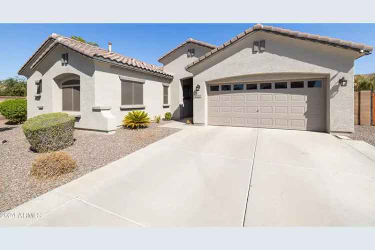 Single-family house For Sale in 2806, East Tina Lane, Gilbert, Arizona