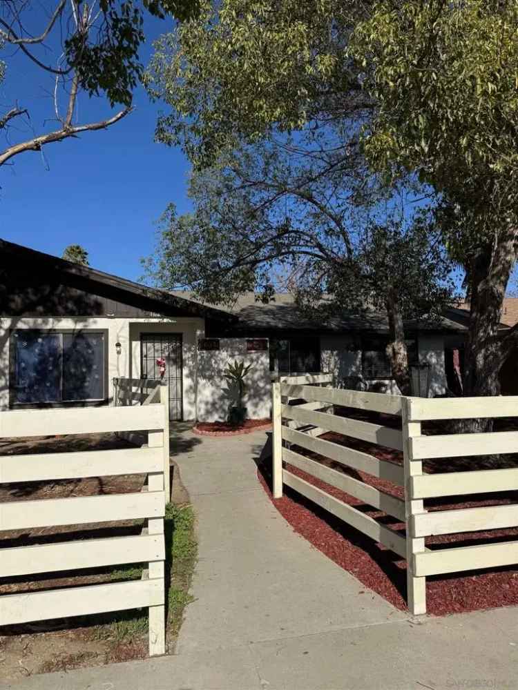 Multi-family house For Sale in Hemet, California