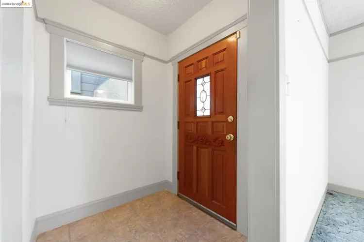 Single-family house For Sale in 4826, Fairfax Avenue, Oakland, California