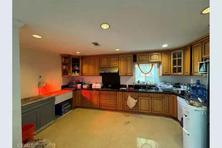 Single-family house For Sale in 4850, O Sullivan Drive, Los Angeles, California