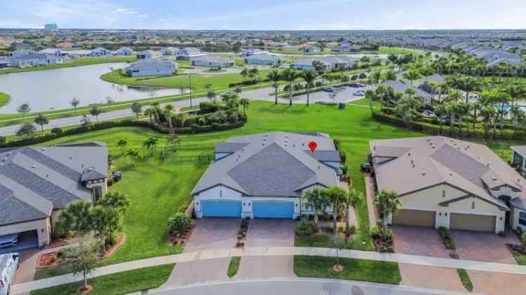 House For Sale in 12828, Southwest Lake Fern Circle, Port Saint Lucie, Florida