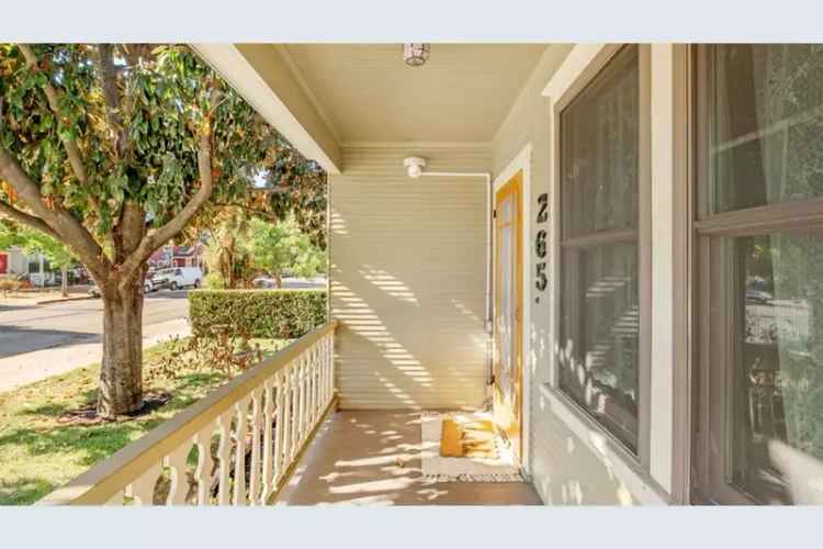 Single-family house For Sale in 265, 4th Street, Gilroy, California