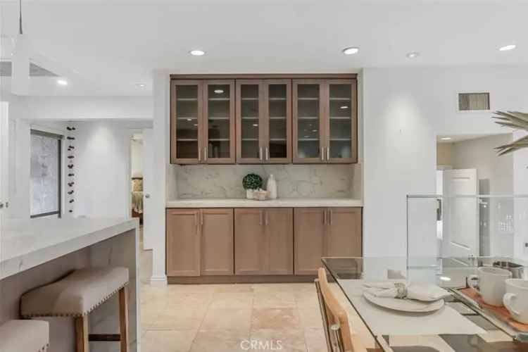 Condo For Sale in Long Beach, California