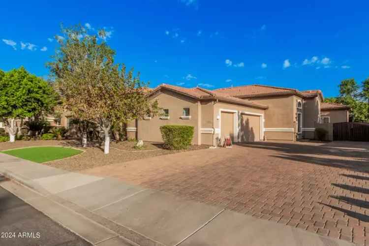 Single-family house For Sale in 4102, East Scorpio Place, Chandler, Arizona