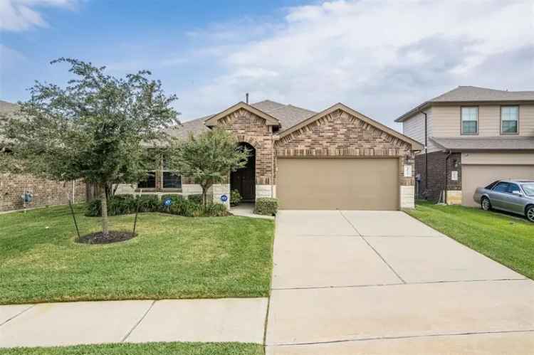 Single-family house For Sale in 4030, Country Club Drive, Dickinson, Texas