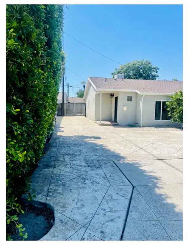 Single-family house For Sale in Los Angeles, California