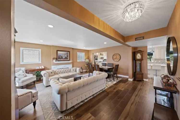 Single-family house For Sale in 8391, Castilian Drive, Huntington Beach, California