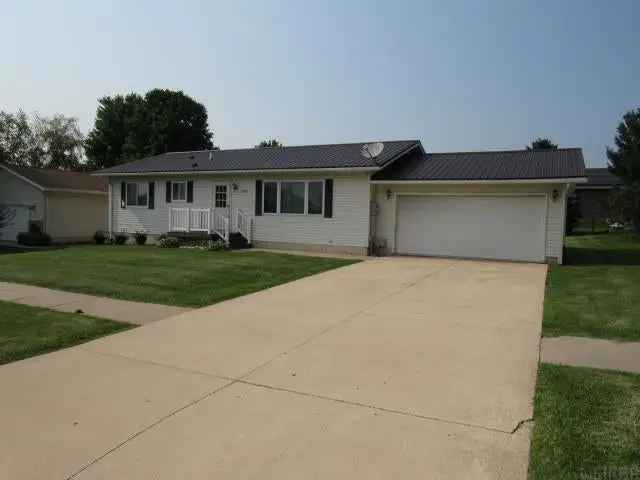 Single-family house For Sale in 1608, Breca Ridge Drive, Anamosa, Iowa